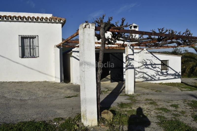 Foto a84abbe2-a050-46f9-b183-2c80fb3d323b. Fondo rustico in Casares pueblo Casares