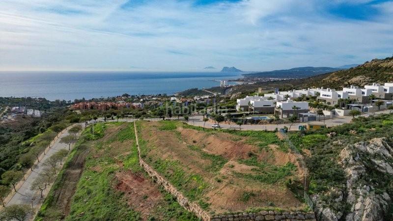 Foto 4c26efda-b20a-478d-bd45-0bc76466de5f. Finca rústica parcela urbanizable con vistas al mar en bahía de las rocas en Manilva