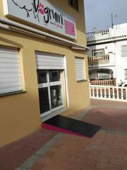 Rent Business premise in San Luis de Sabinillas. Se alquila en sabinillas local comercial en el centro del núcleo