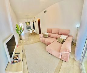 Rent Flat in La Duquesa. Piso de dos dormitorios en alquiler con vistas al mar en sabinil