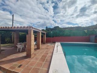 Casa aparellada a San Pedro de Alcántara Pueblo. Se vende, fantástica finca rustica en san pedro.