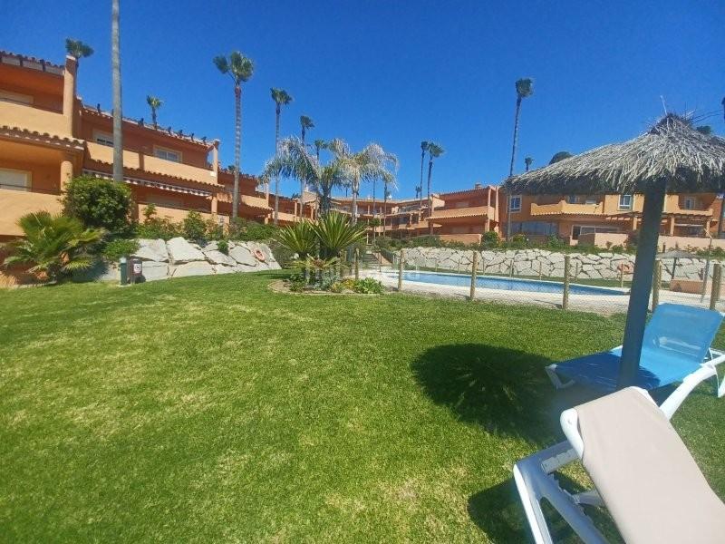 Foto adf9850d-c018-4799-852f-e7a8bf6efb8c. Piso localizacion inmejorable!! exclusivo piso en venta a pie de playa!! en Estepona