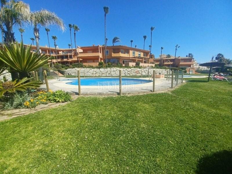 Foto d55f38bb-0952-4f59-a3e8-b6be10c7b71a. Piso localizacion inmejorable!! exclusivo piso en venta a pie de playa!! en Estepona