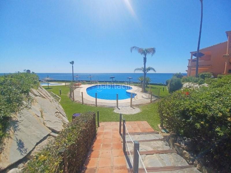 Foto ea34a608-f3d0-4b6b-aef2-6420bd0cd6b7. Piso localizacion inmejorable!! exclusivo piso en venta a pie de playa!! en Estepona