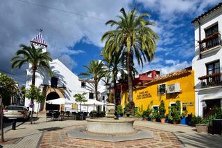 Masia a Las Lomas de Río Verde. Excelente oportunidad de inversión en el corazón de marbella.