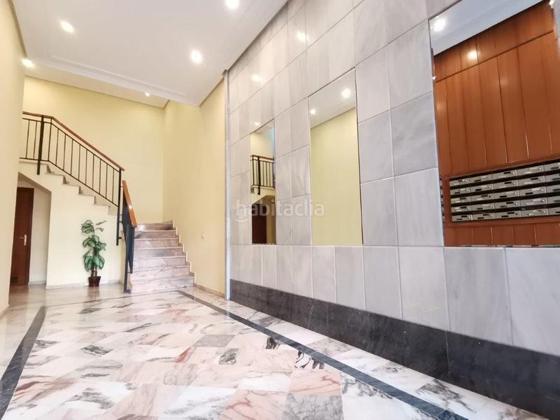 Foto ceb73c19-cd29-448a-8984-d6b1df392da0. Alquiler piso estupendo piso amueblado en alquiler, zona teatinosCortijo Alto !!! en Málaga