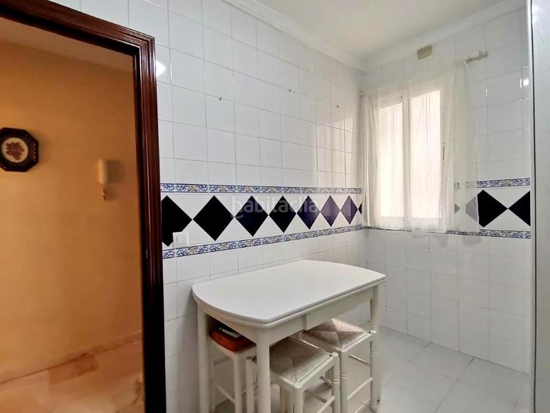 Foto e4c57ac9-9c3a-42be-bb80-fcfedb93805b. Alquiler piso estupendo piso amueblado en alquiler, zona teatinosCortijo Alto !!! en Málaga