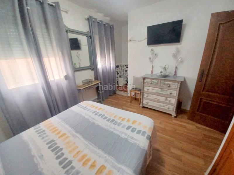 Foto 5881ee3b-4d0d-4db7-ad81-3ef85b52672e. Casa aparellada amb calefacció a Manilva pueblo Manilva