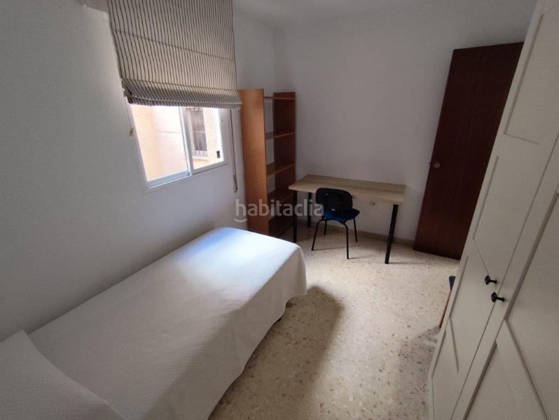 Foto 9b619d20-9ba5-45cf-b3cd-7dde51bfb0b5. Alquiler piso estuidantes!! estupendo piso amueblado en alquiler, en Cortijo Alto en Málaga