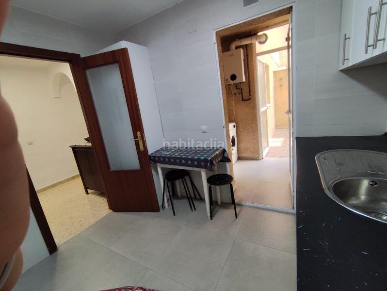 Foto a6f36c35-2e40-4770-883a-3ac27229cf8d. Alquiler piso estuidantes!! estupendo piso amueblado en alquiler, en Cortijo Alto en Málaga