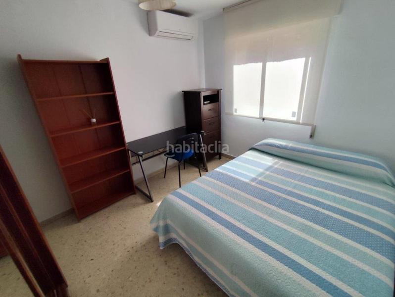 Foto d98ab166-add1-4afc-a912-b46590d55cc9. Alquiler piso estuidantes!! estupendo piso amueblado en alquiler, en Cortijo Alto en Málaga
