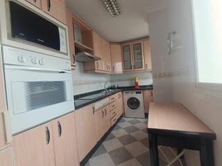 Lloguer Pis a Distrito Zeta - Recinto Ferial Cortijo de Torres. Amplio piso con 3 habitaciones disponible a partir de septiembre