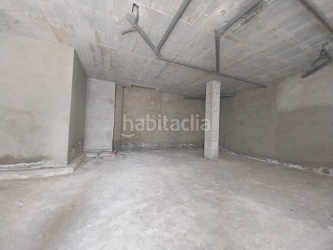 Foto 68c2747a-a3d2-4a4b-9a54-4b47c5a938ba. Alquiler local comercial alquiler de céntrico local comercial en bruto en el Centro en Estepona
