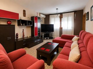 Etagenwohnung in El Consul - Ciudad Universitaria - El Romeral. Gran piso de 3 habitaciones,  1 baño y 1 aseo, orientación  sure