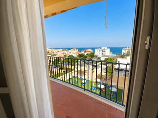 Piso en San Luis de Sabinillas. En venta un  exclusivo piso con vistas al mar en sabinillas