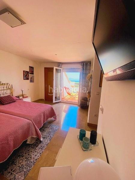 Foto 26a9bd30-dc11-47da-9fa8-b7846b899624. Alquiler casa pareada alquiler de adosado dúplex exclusivo con vistas al mar en sabinillas en Manilva