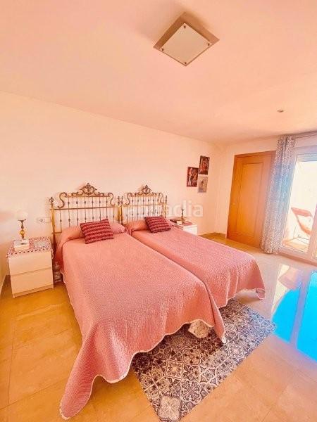 Foto c2efd54a-b22d-4495-8c15-b0f2f70a863f. Alquiler casa pareada alquiler de adosado dúplex exclusivo con vistas al mar en sabinillas en Manilva