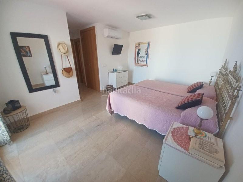 Foto fe9c63c1-3b44-4dc8-a508-f13c9ed7ec40. Alquiler casa pareada alquiler de adosado dúplex exclusivo con vistas al mar en sabinillas en Manilva