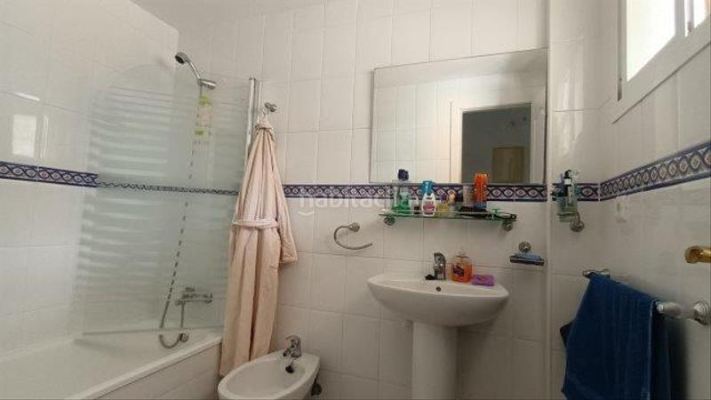 Foto 6b6460b2-3ebc-4dba-921c-82da084d00ea. Piso bonito piso con gran terraza, garaje y trastero, no le falta detalle! en Casares