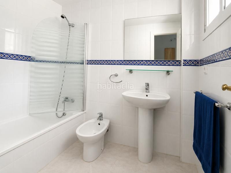 Foto b0be5dc0-2be8-4e69-b267-ac5a660faebc. Pis amb calefacció aparcament piscina a Doña Julia Golf Casares