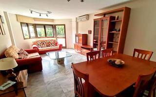 Location Appartement à Cortijo Alto. Vivienda en alquiler de 4 dormitorios en la zona de cruz de humi