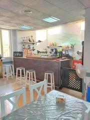 Local Comercial a Sierra de Estepona - Avda. de Andalucía. Se traspasa local totalmente montado con una ubicación excelente