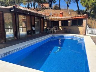 Doppelhaus in Los Llanos. Se vende parcela rustica de 4000m2 con una preciosa casa legaliz