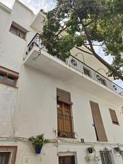 Maison jumelée à Centro. Acogedora casa de dos plantas con mucho potencial en centro de e