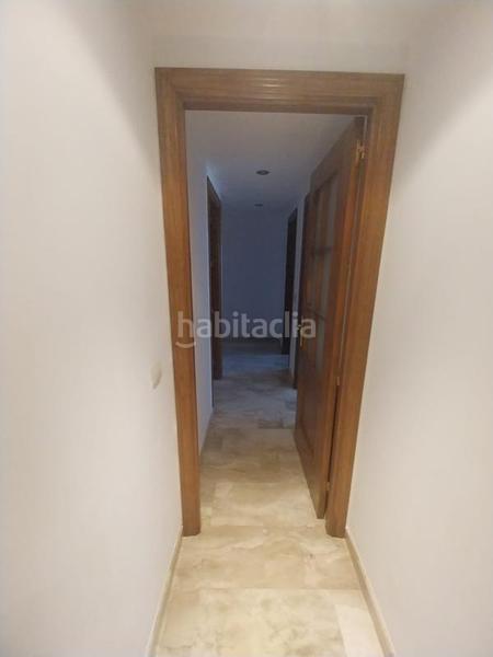 Foto d1087e7b-393a-4993-ae53-7496375cc8f6. Alquiler piso alquiler de larga temporada en centro en Estepona
