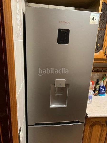 Foto 55b62a0e-264a-420d-b8a5-f9110471fead. Piso  en venta en la zona de comisaría hospital chip en Málaga