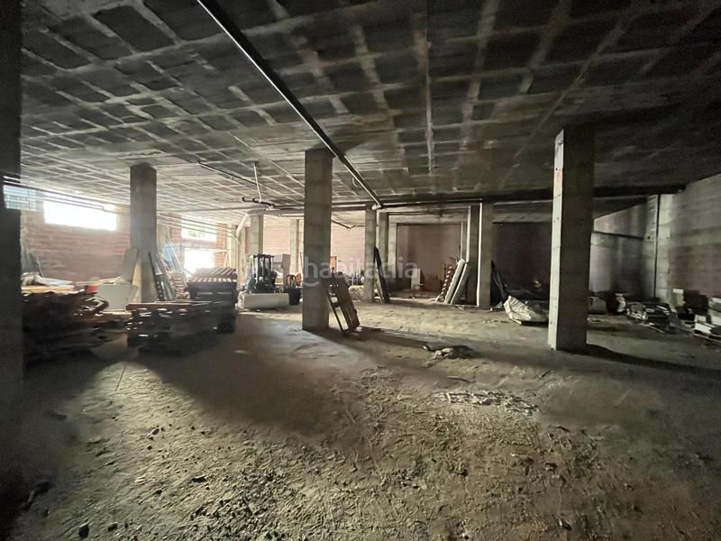 Foto 7a12a147-53f1-471a-9852-cca9fb3b982a. Alquiler local comercial gran oportunidad ! local comercial en bruto con infinitas posibilidades en Estepona
