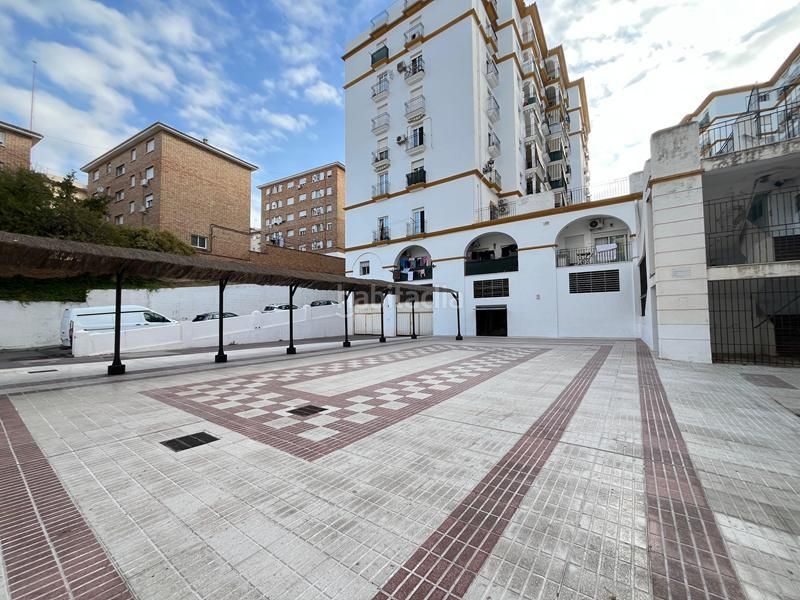 Foto efe5d138-3926-43ef-b537-256d335cb4b8. Alquiler local comercial gran oportunidad ! local comercial en bruto con infinitas posibilidades en Estepona