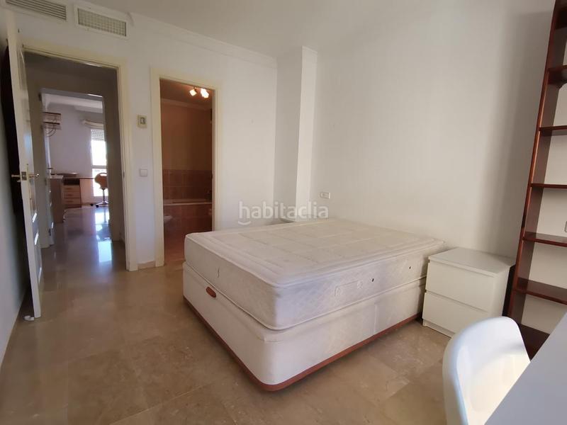 Foto 9cbcca27-f2b0-4d8e-8a44-a7b32dd6ef8e. Lloguer pis amb calefacció aparcament piscina a El Atabal Málaga