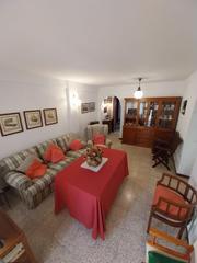 Etagenwohnung in Centro. Oportunidad en estepona  piso de 3 dormitorios con terraza