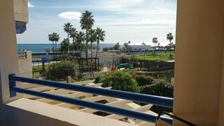 Location Appartement à San Luis de Sabinillas. En 1 linea de playa, apartamento en alquiler con plaza de garaje