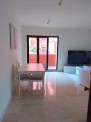 Etagenwohnung in Puerto de Estepona