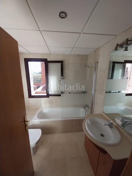 Foto 40609bf0-0fa8-4970-a024-2cce850a40b8. Etagenwohnung mit heizung parking pool in puerto de Estepona Estepona