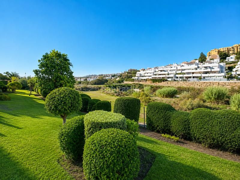 Foto d5bd007b-421d-4c0d-a29d-b272b572cbfd. Pis amb calefacció aparcament piscina a La Concha - Resina Golf Estepona