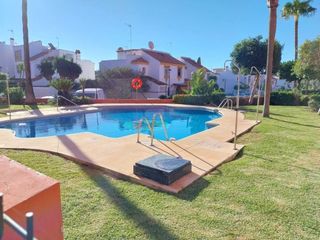 Pis a Marina de Casares. Oportunidad única en casares costa! vive el lujo tropical junto
