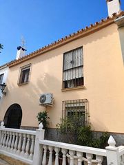 Bauernhof in Centro. Casa adosada con un emplazamiento único en centro estepona
