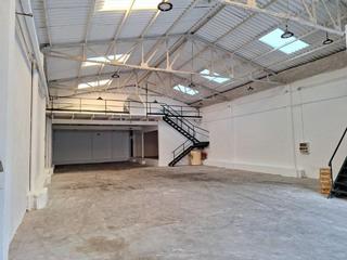 Nave industrial en Distrito Zeta - Recinto Ferial Cortijo de Torres