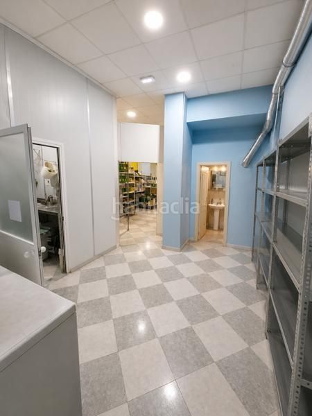 Foto a0796af6-20f8-40dd-a3ce-4991a97bf309. Local comercial a Centro Estepona