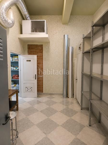 Foto d17acf43-1a5f-43c0-b56f-a6419351d864. Local comercial a Centro Estepona