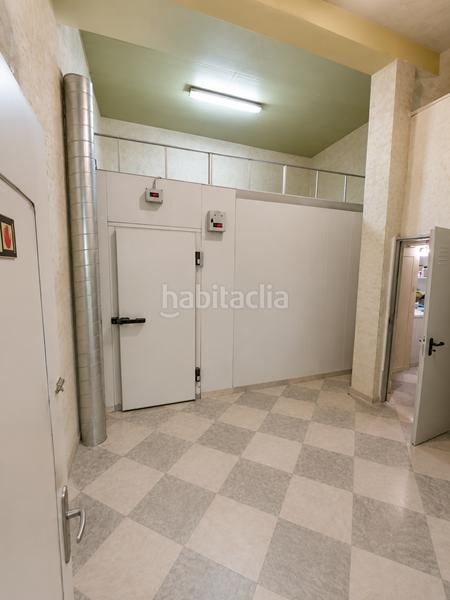 Foto f897dccd-4363-4ca7-9c50-d6000b32c838. Local comercial a Centro Estepona
