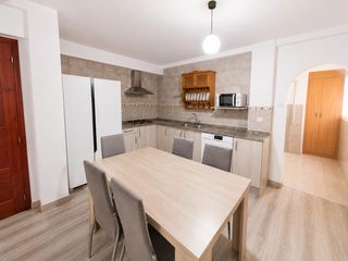 Piso en Centro. Se vende coqueto piso de 75 m2, reformado , en el centro de este