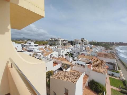 Foto f57f2b92-2901-49ed-ba00-2f7f822f3f63. Pis amb calefacció a Guadalmansa Estepona