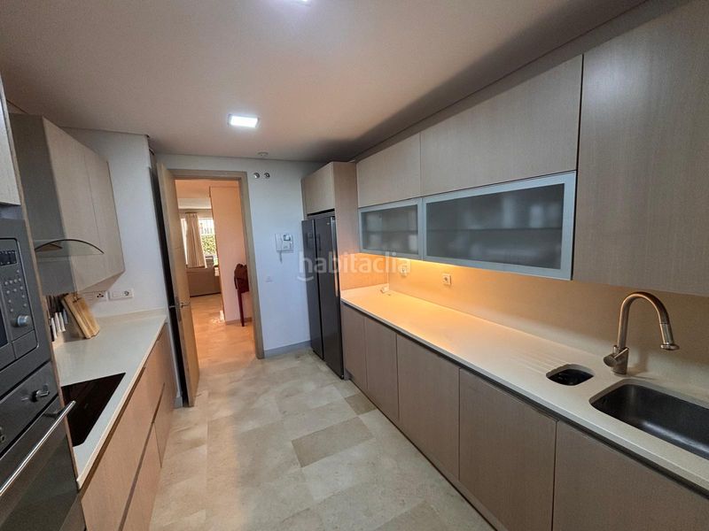 Foto 257bbbc6-3ad2-4b6f-8f88-e6cb89d0d75a. Pis amb calefacció aparcament piscina a puerto de Sotogrande-la marina Sotogrande