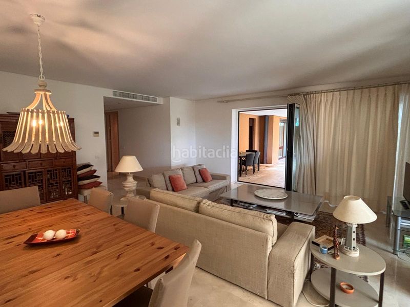 Foto 8897f385-5b47-41b5-aad5-3e00826b968b. Pis amb calefacció aparcament piscina a puerto de Sotogrande-la marina Sotogrande