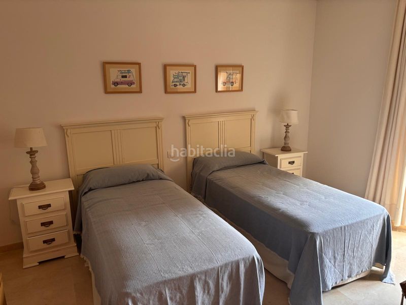 Foto 8f4289c1-1691-46fd-b17b-47dd2f696737. Pis amb calefacció aparcament piscina a puerto de Sotogrande-la marina Sotogrande