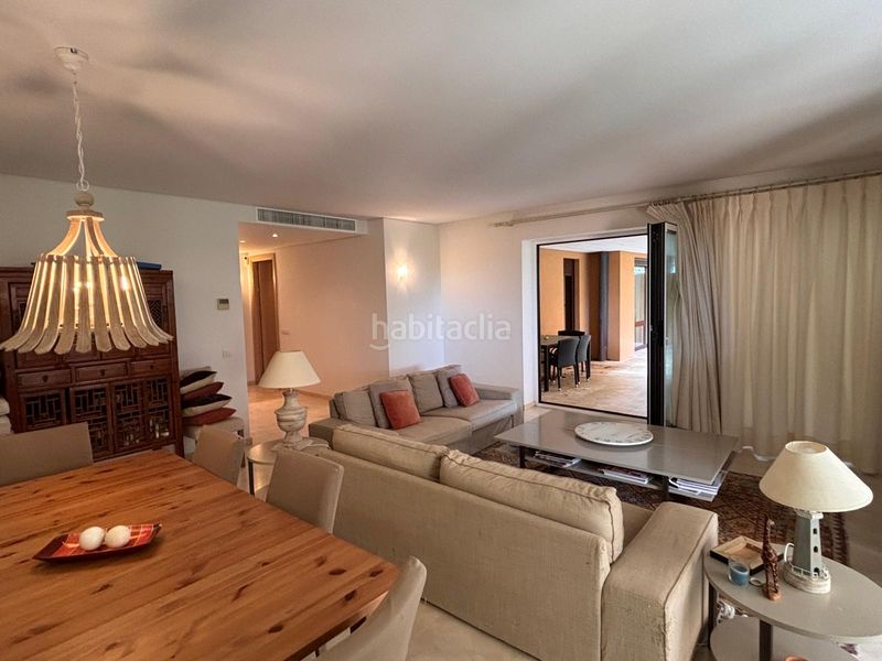 Foto aa8cad84-5030-48ed-9581-2ed9caf746f2. Pis amb calefacció aparcament piscina a puerto de Sotogrande-la marina Sotogrande